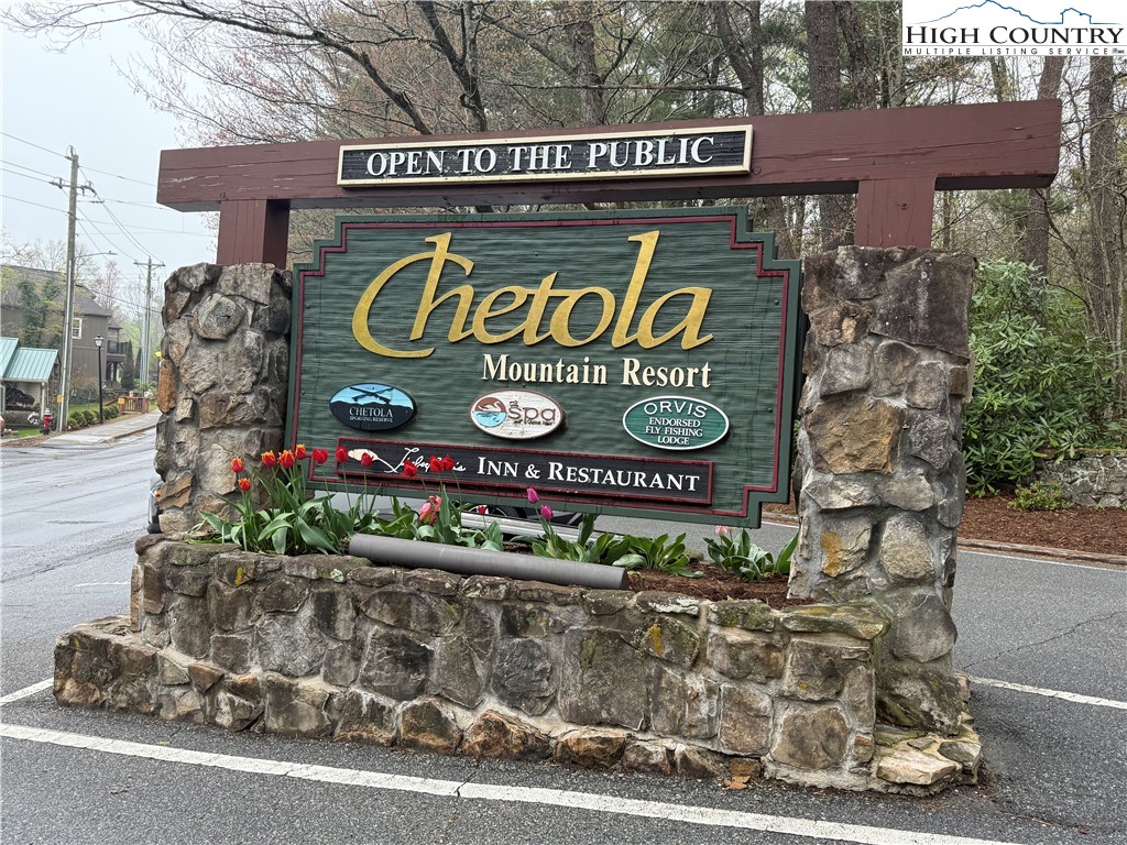 908 Chetola Lake Drive 303 Wren