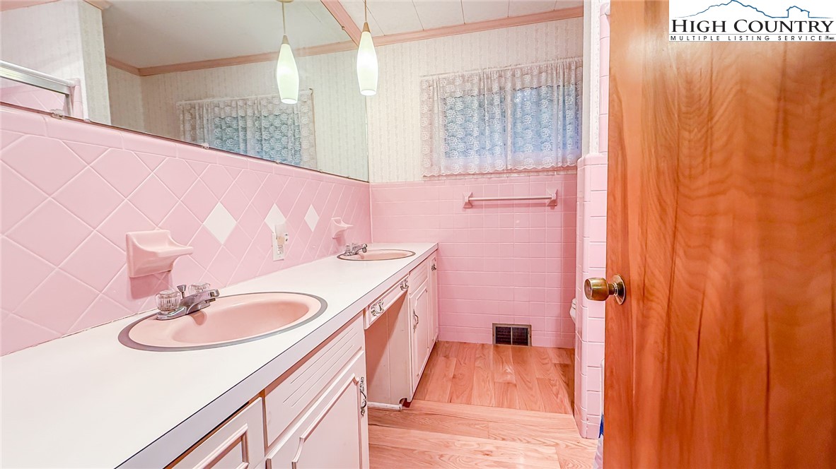 147 Forest Hill Drive