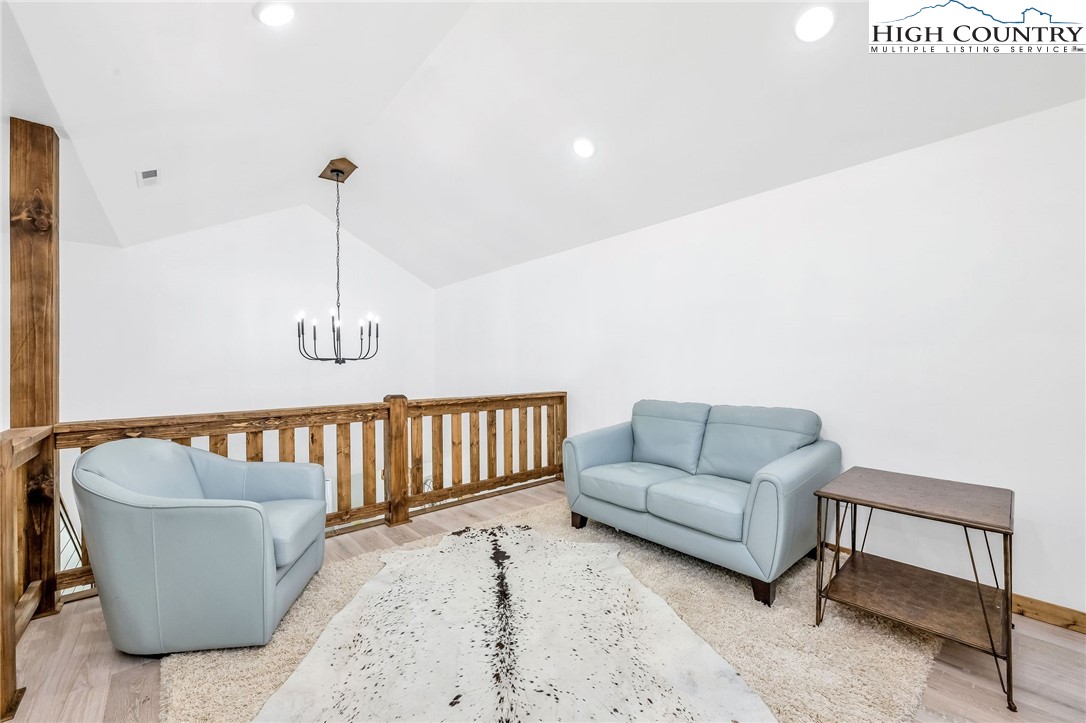 179 Whitethorne Lane