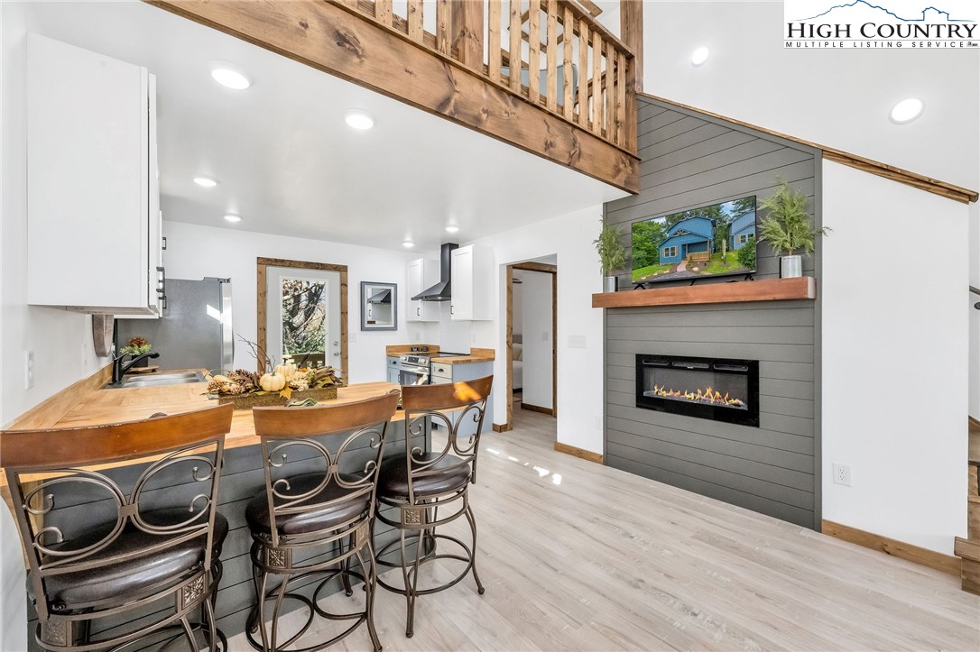 179 Whitethorne Lane