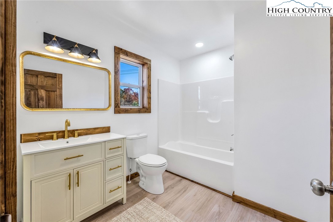 179 Whitethorne Lane