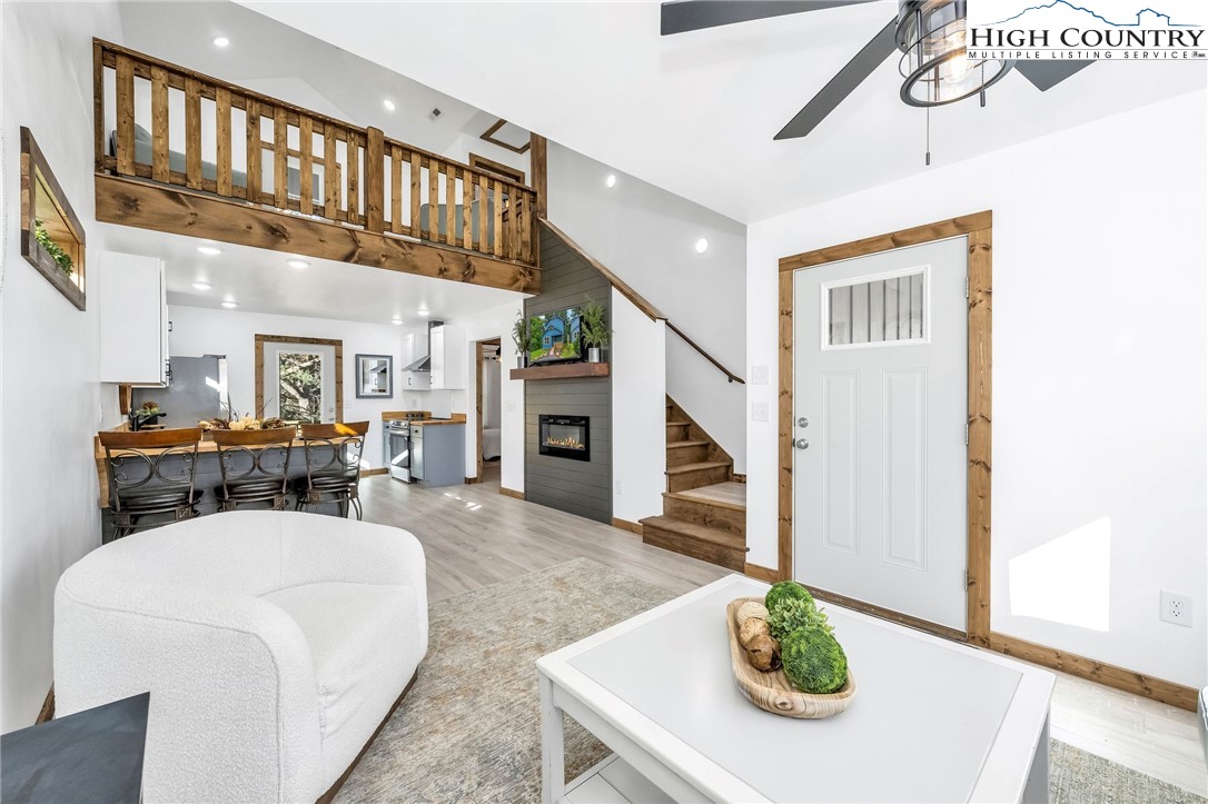 179 Whitethorne Lane