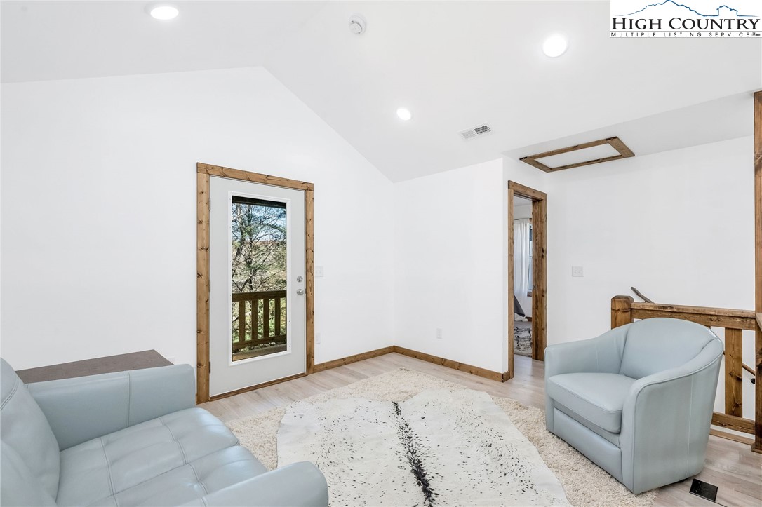 179 Whitethorne Lane