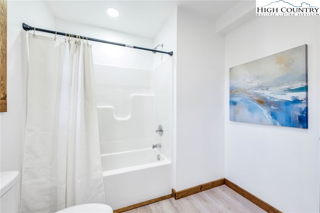 179 Whitethorne Lane