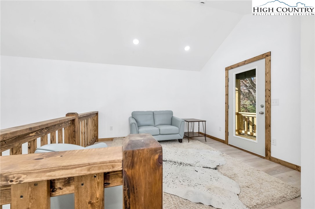 179 Whitethorne Lane