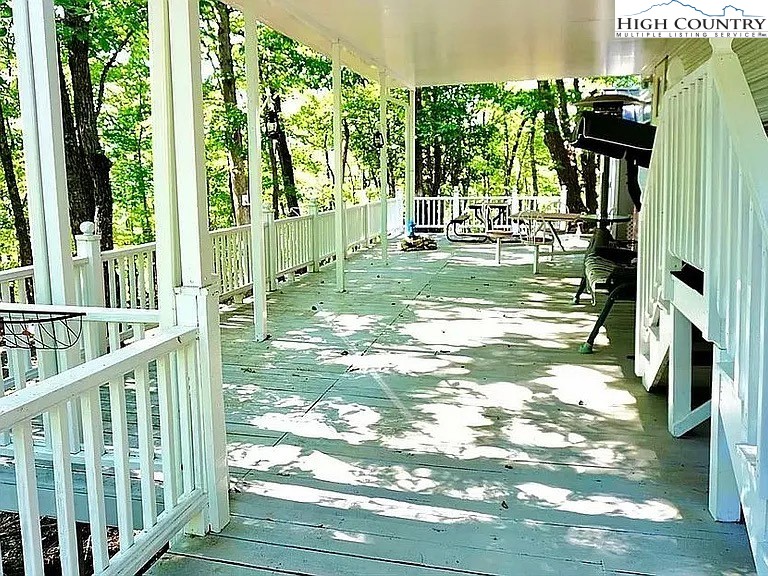 616 Dogwood Circle