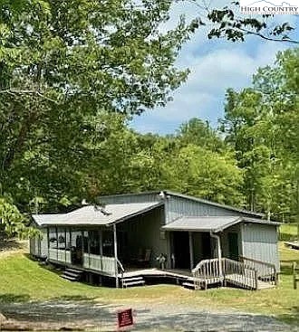 616 Dogwood Circle