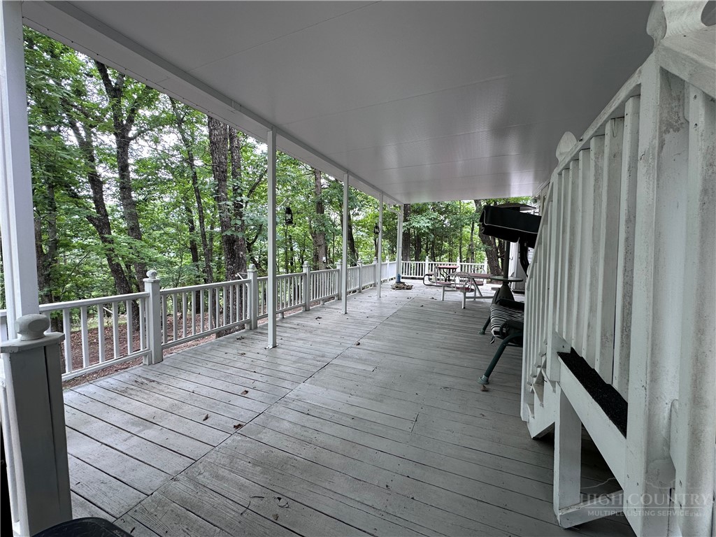 616 Dogwood Circle