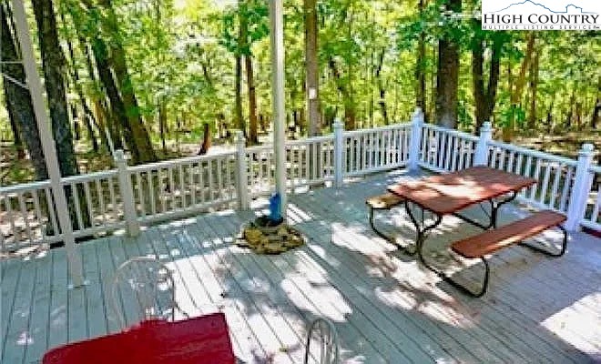 616 Dogwood Circle