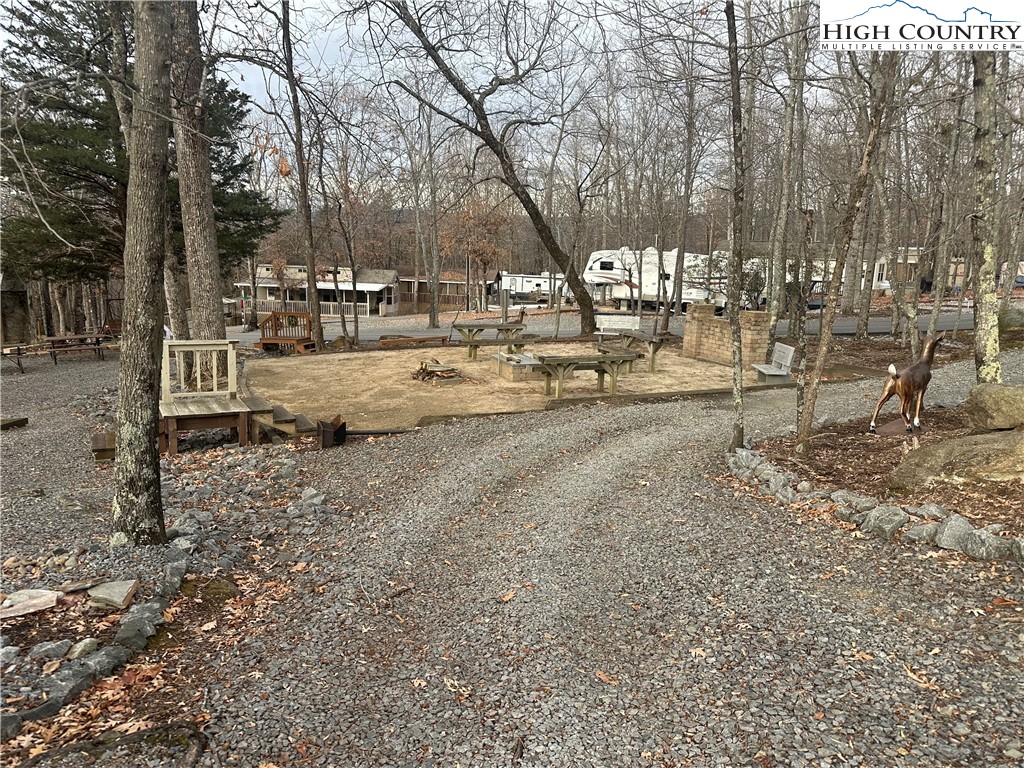 616 Dogwood Circle