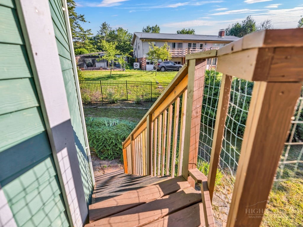 141 N Riverside Drive