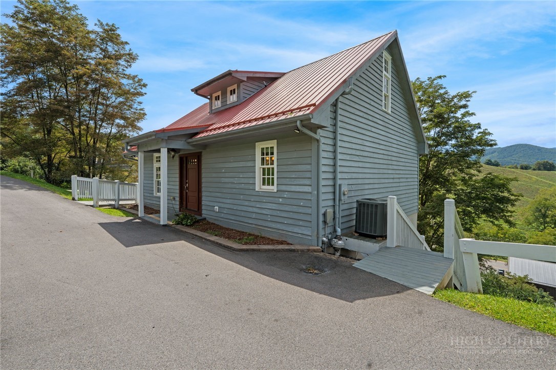 76 Walter Ridge Road
