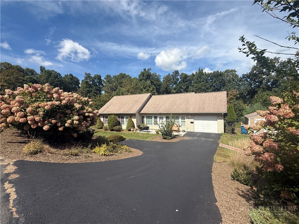 122 Forest Oak Lane