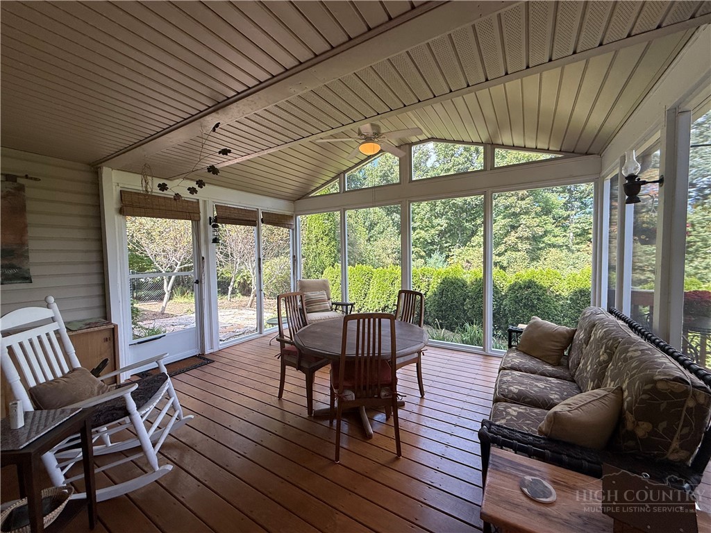 122 Forest Oak Lane