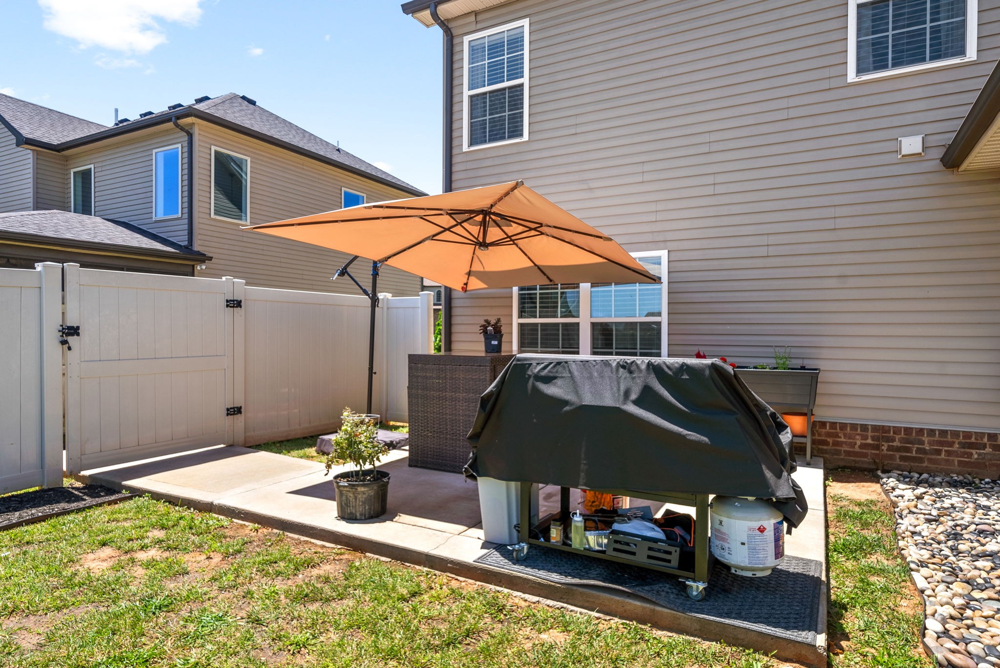 1409 Kingbird Dr