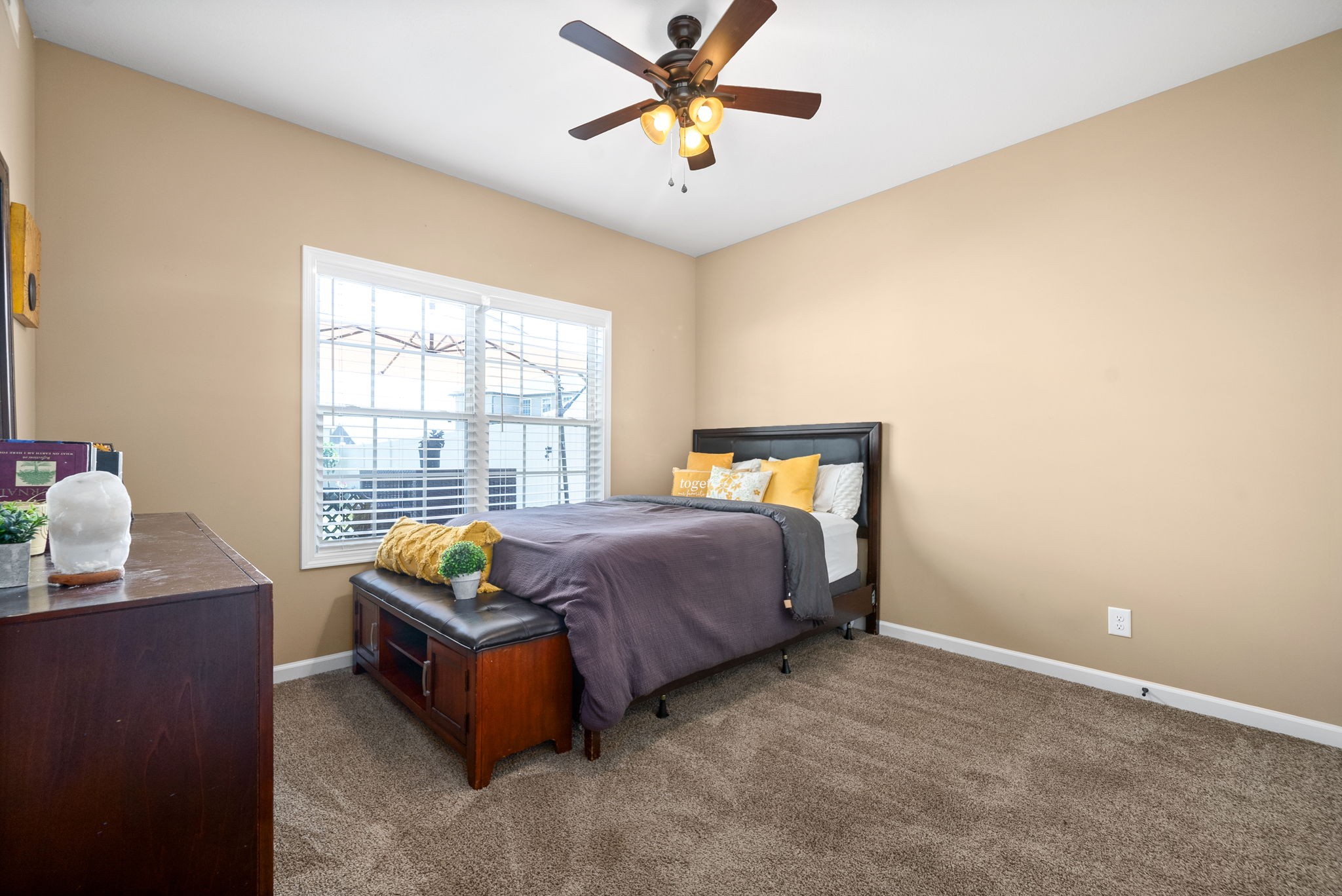 1409 Kingbird Dr