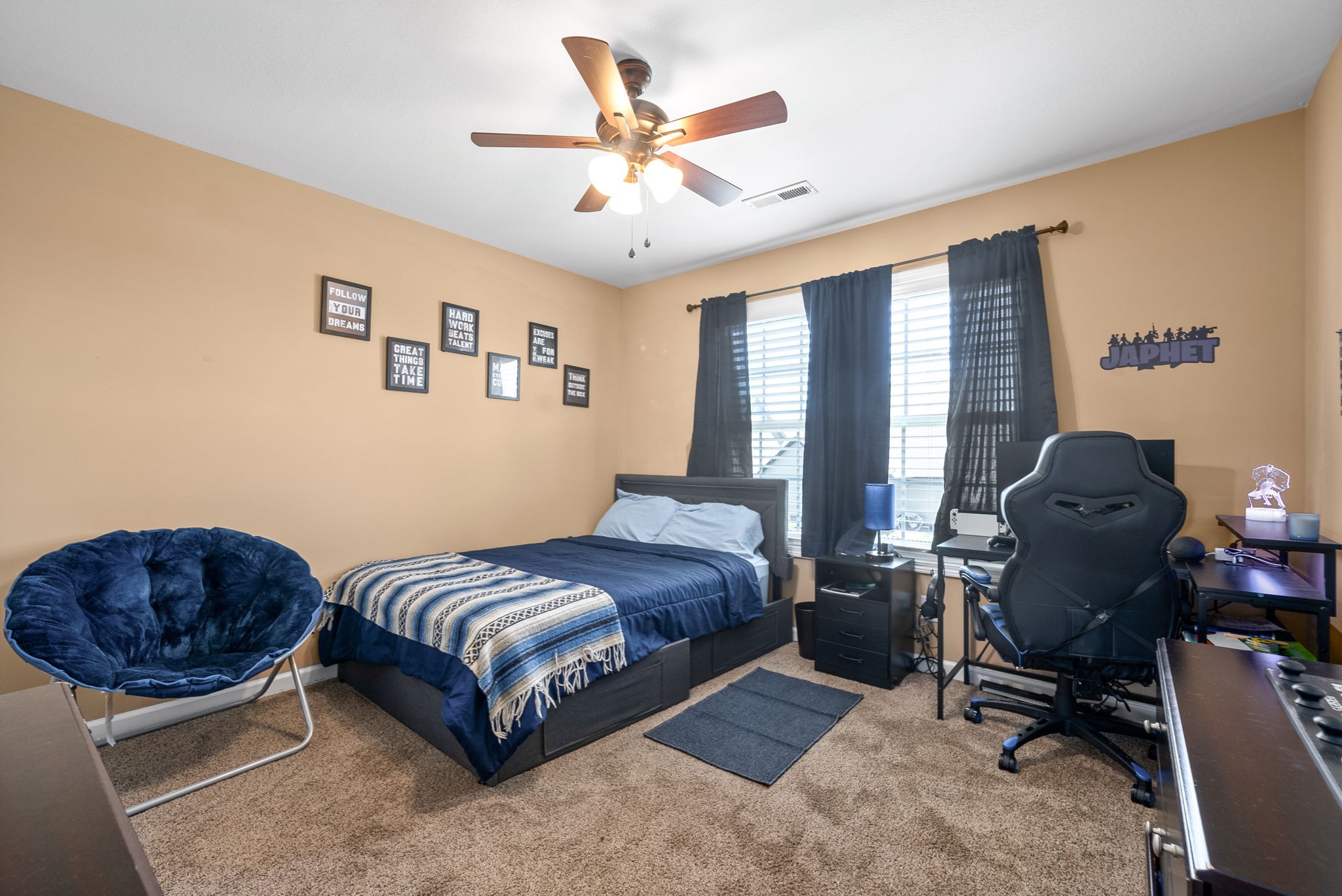 1409 Kingbird Dr