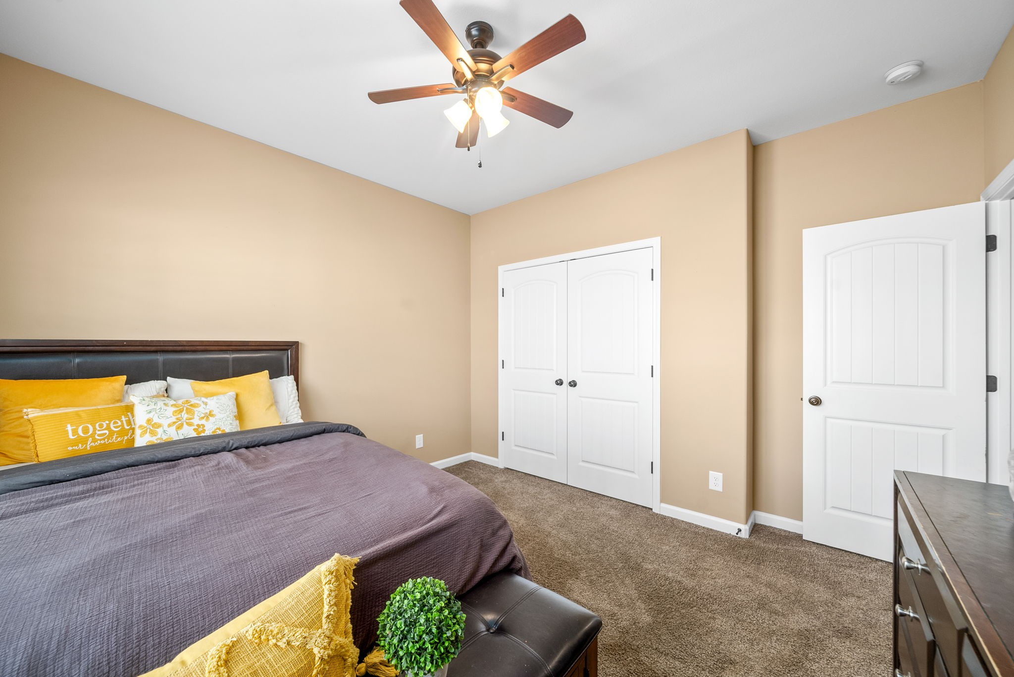 1409 Kingbird Dr