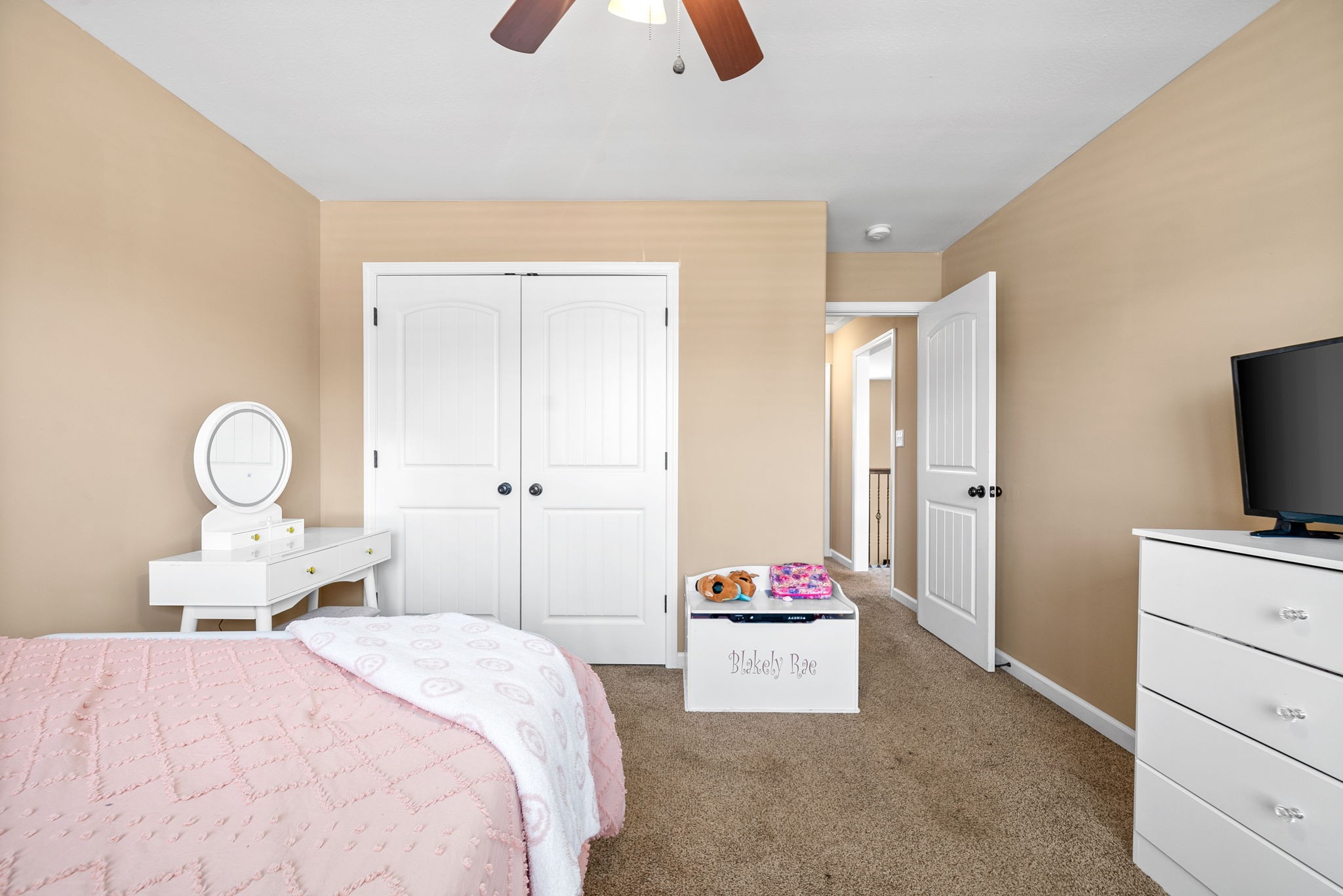 1409 Kingbird Dr