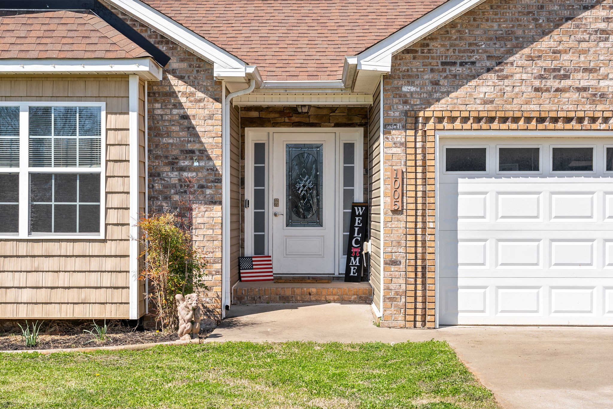 1005 Harding Dr