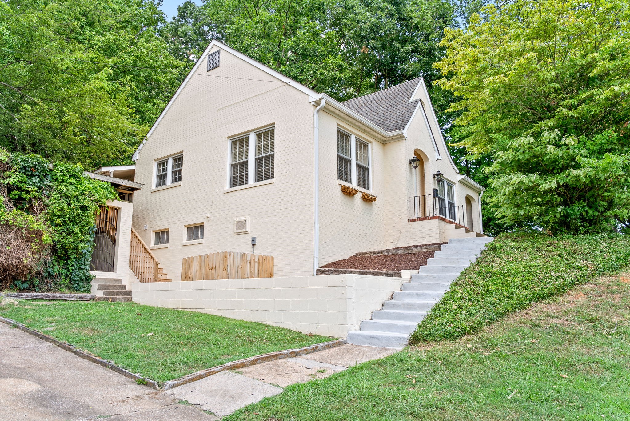 1421 Madison St