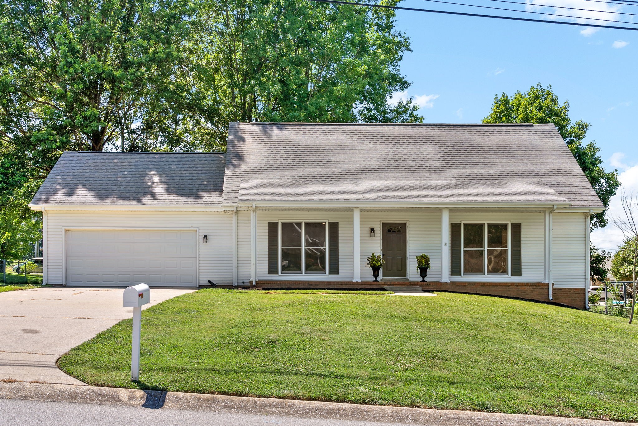 184 Lancashire Dr