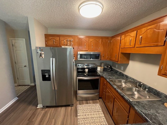 290 Golden Pond Ave