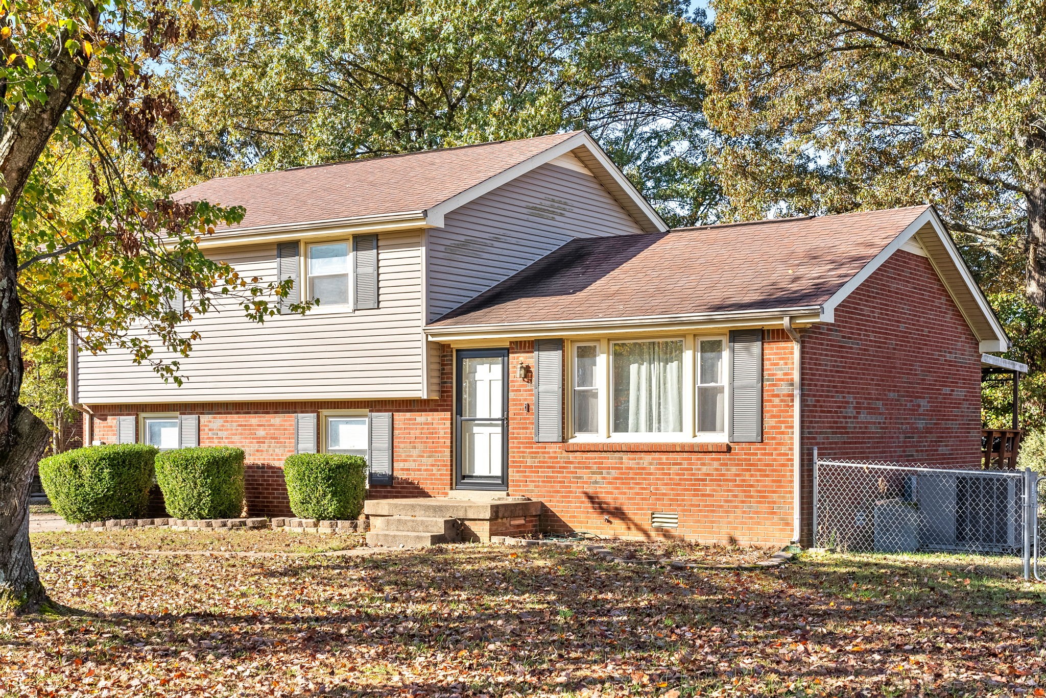 112 Darlene Dr