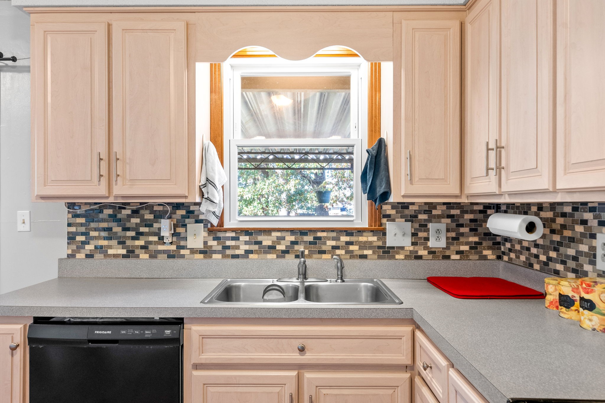 112 Darlene Dr