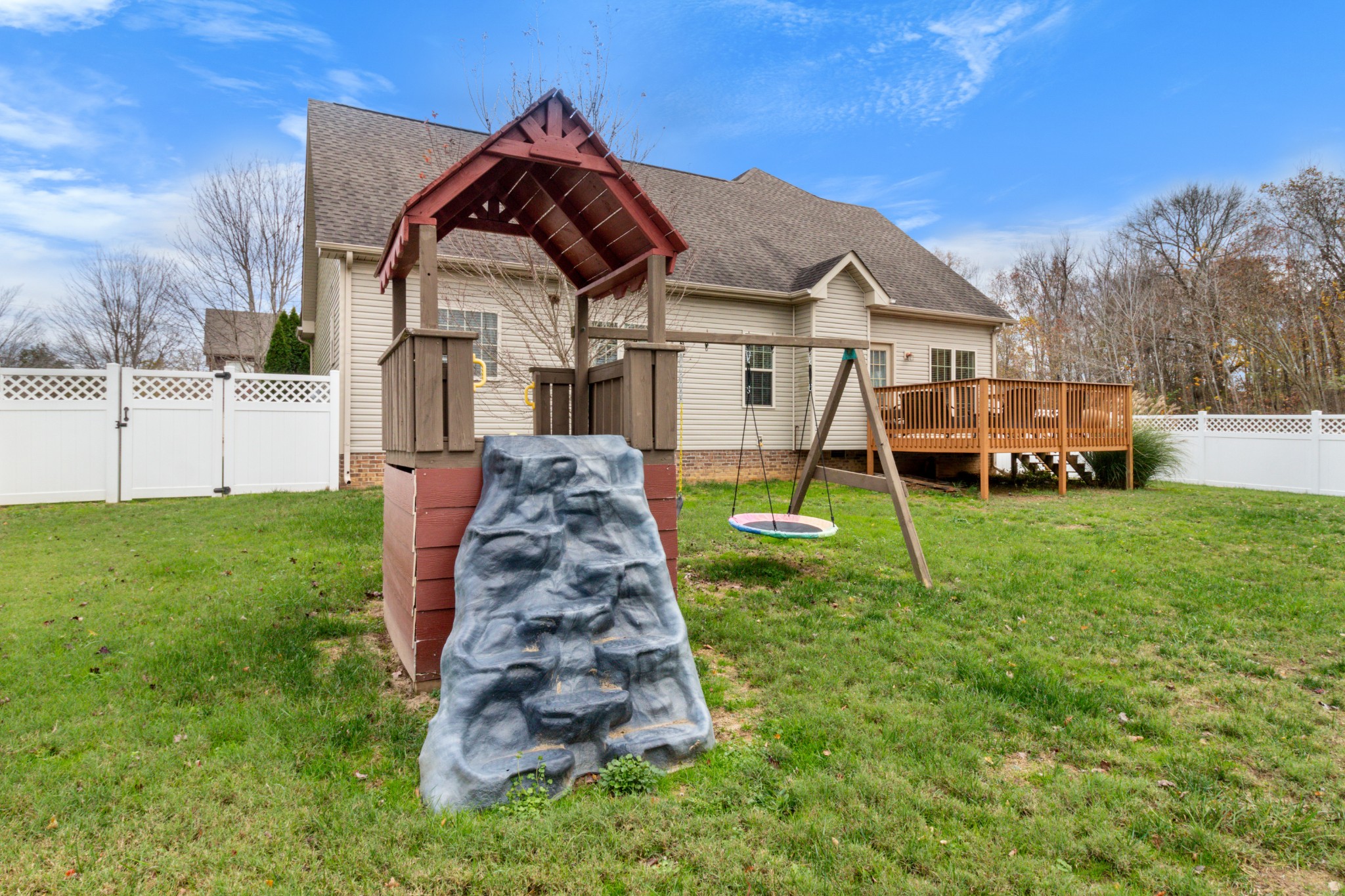 652 Richards Dr
