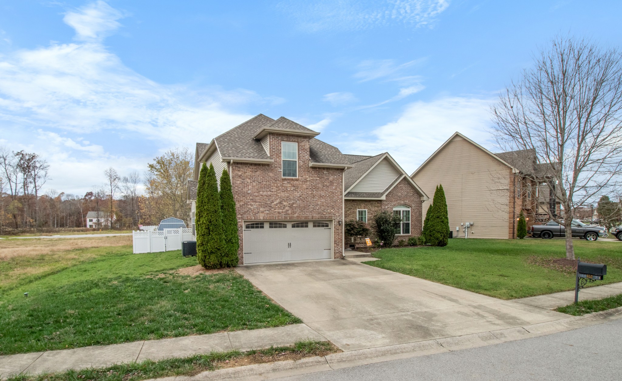 652 Richards Dr