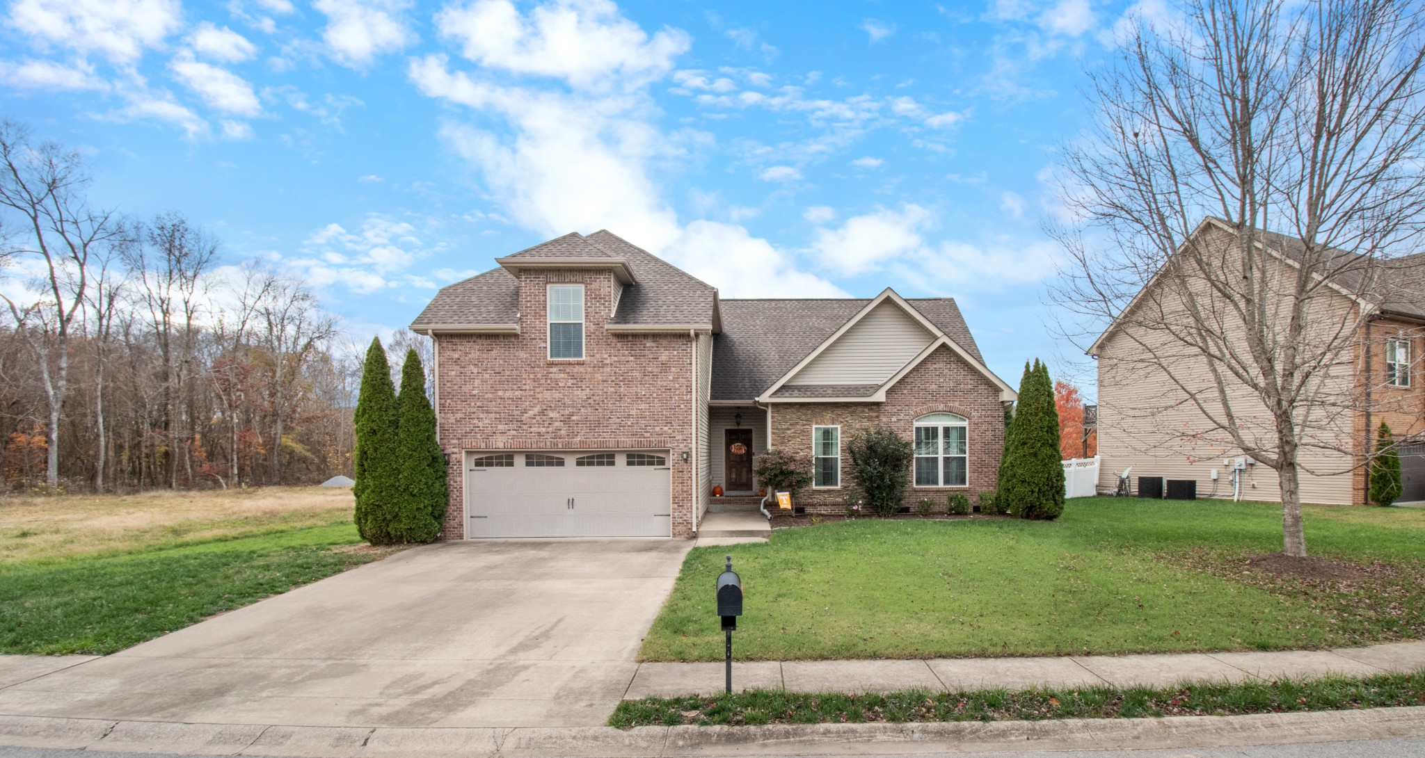652 Richards Dr