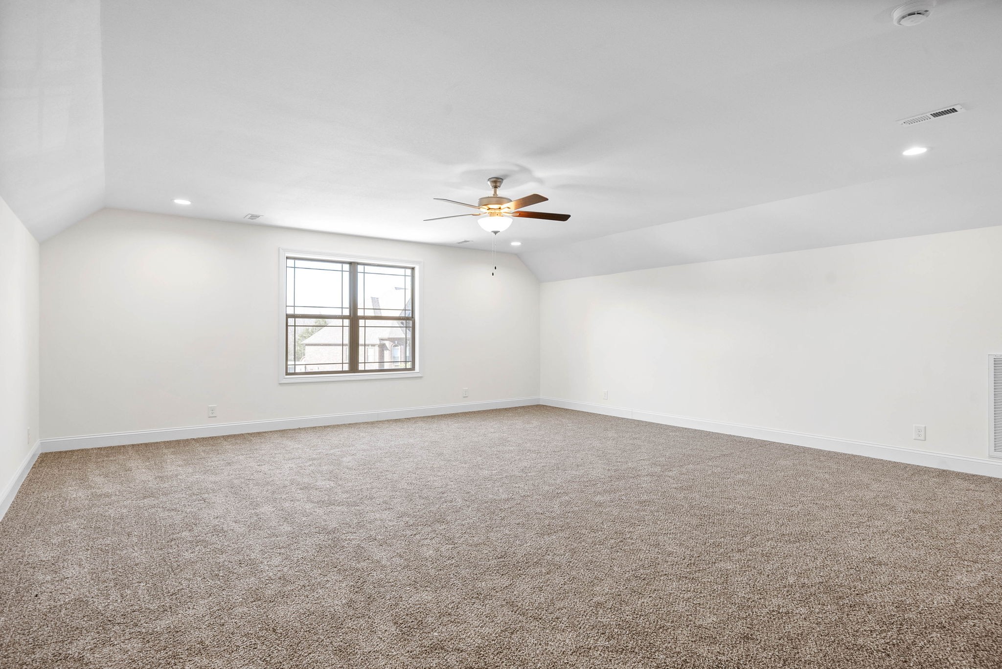 1239 Highgrove Ln