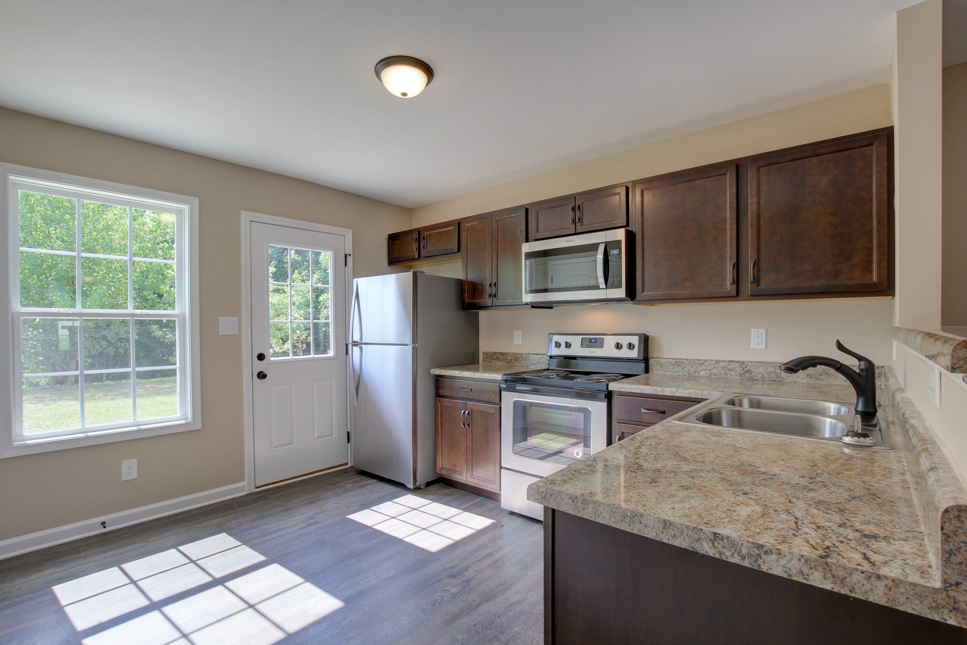 1222 Ash Ridge Dr