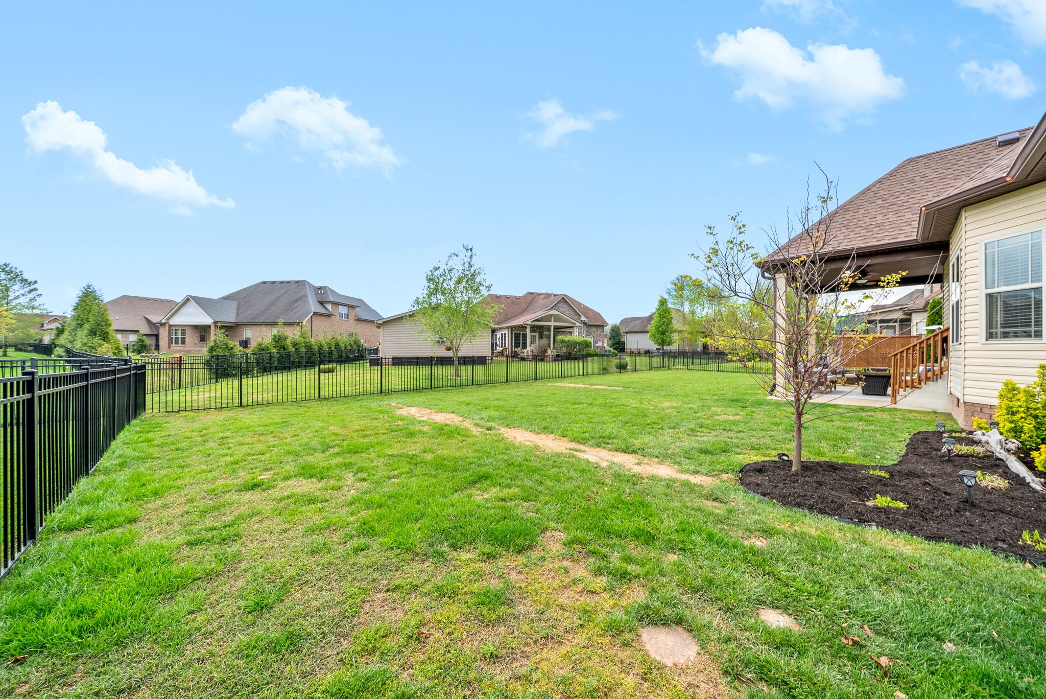 1069 Willow Cir