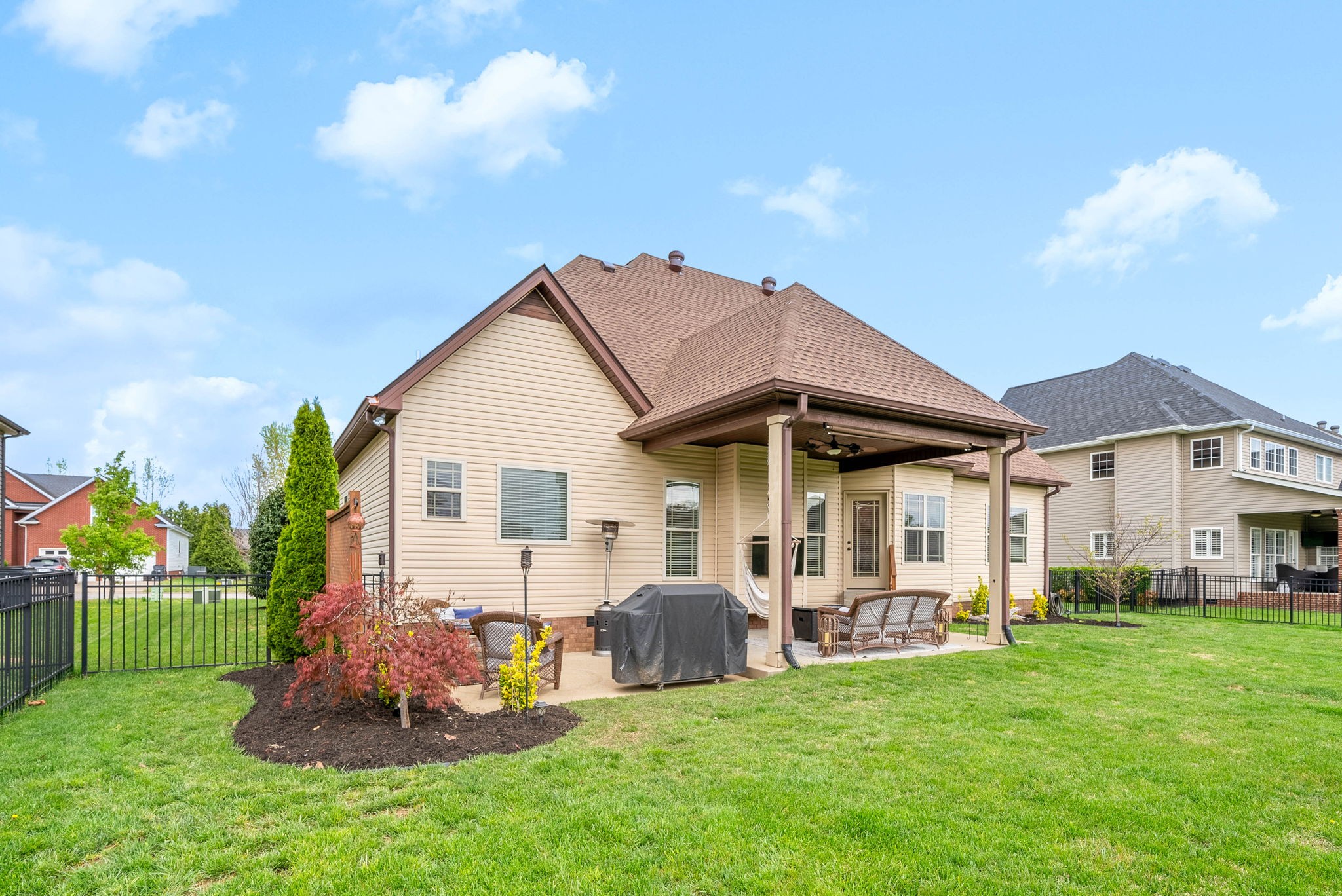 1069 Willow Cir
