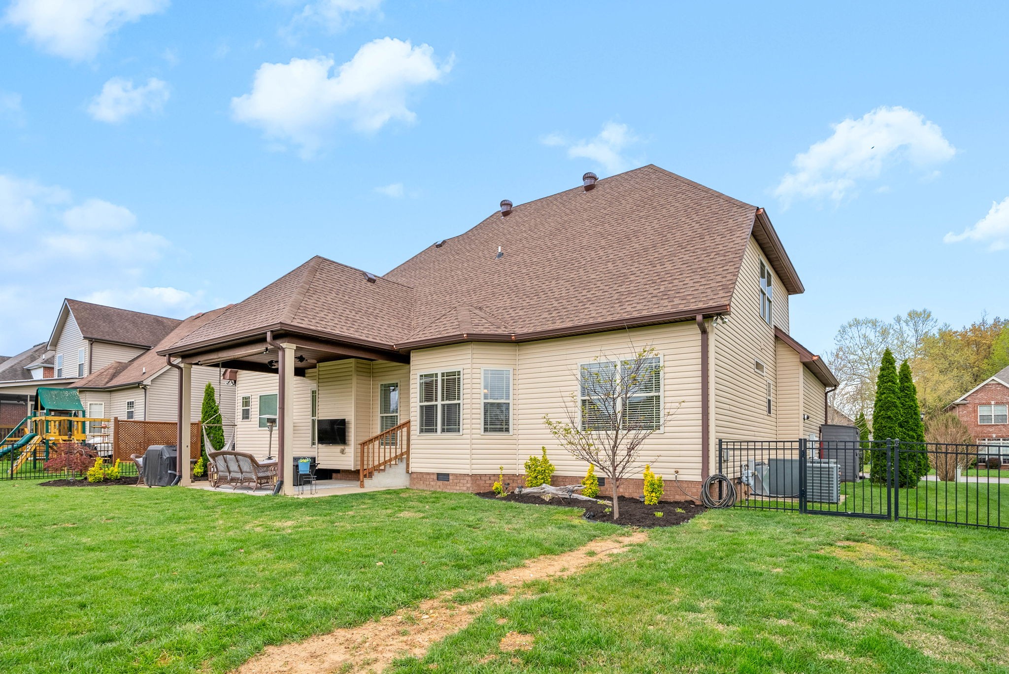 1069 Willow Cir