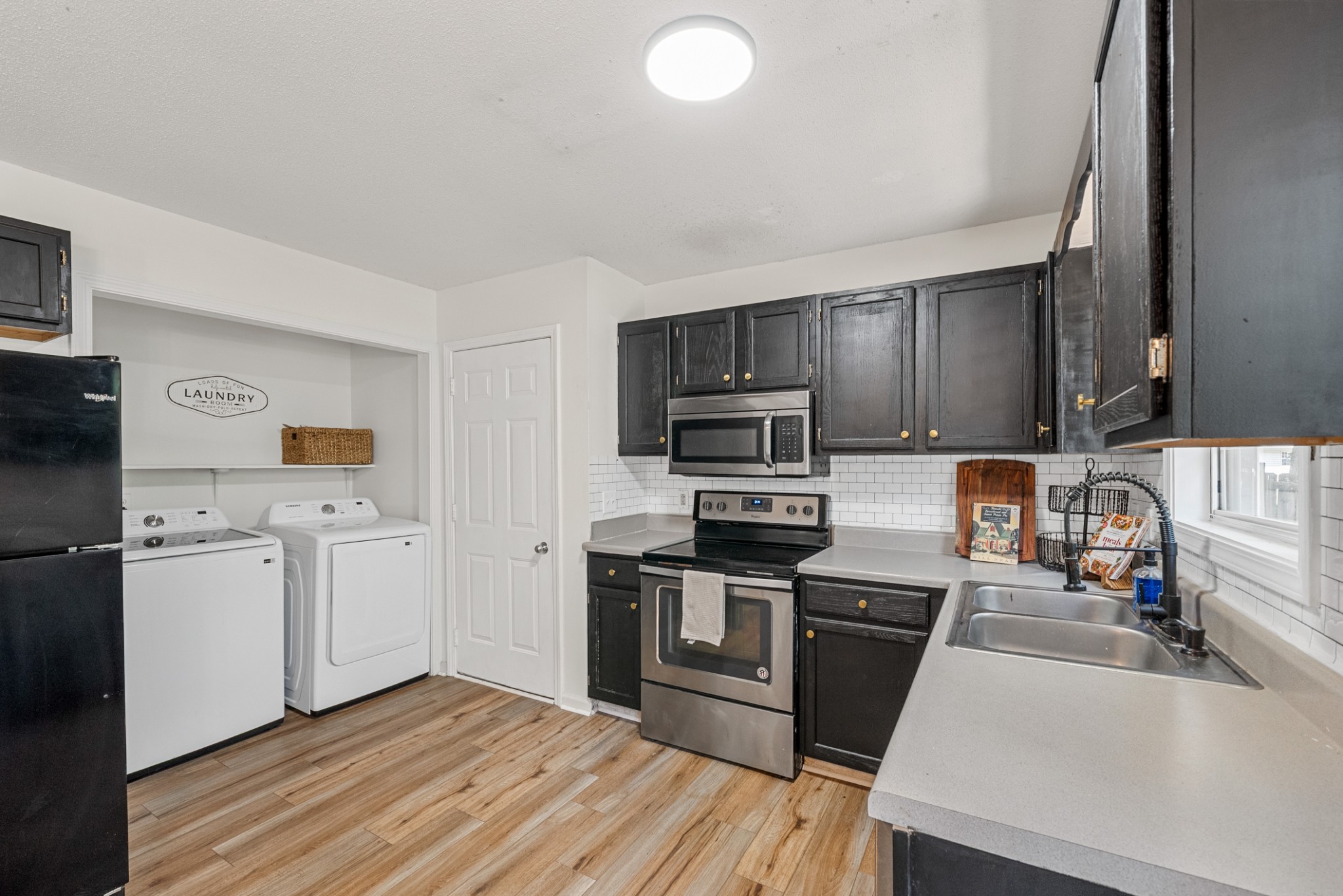 2930 Charlie Sleigh Rd