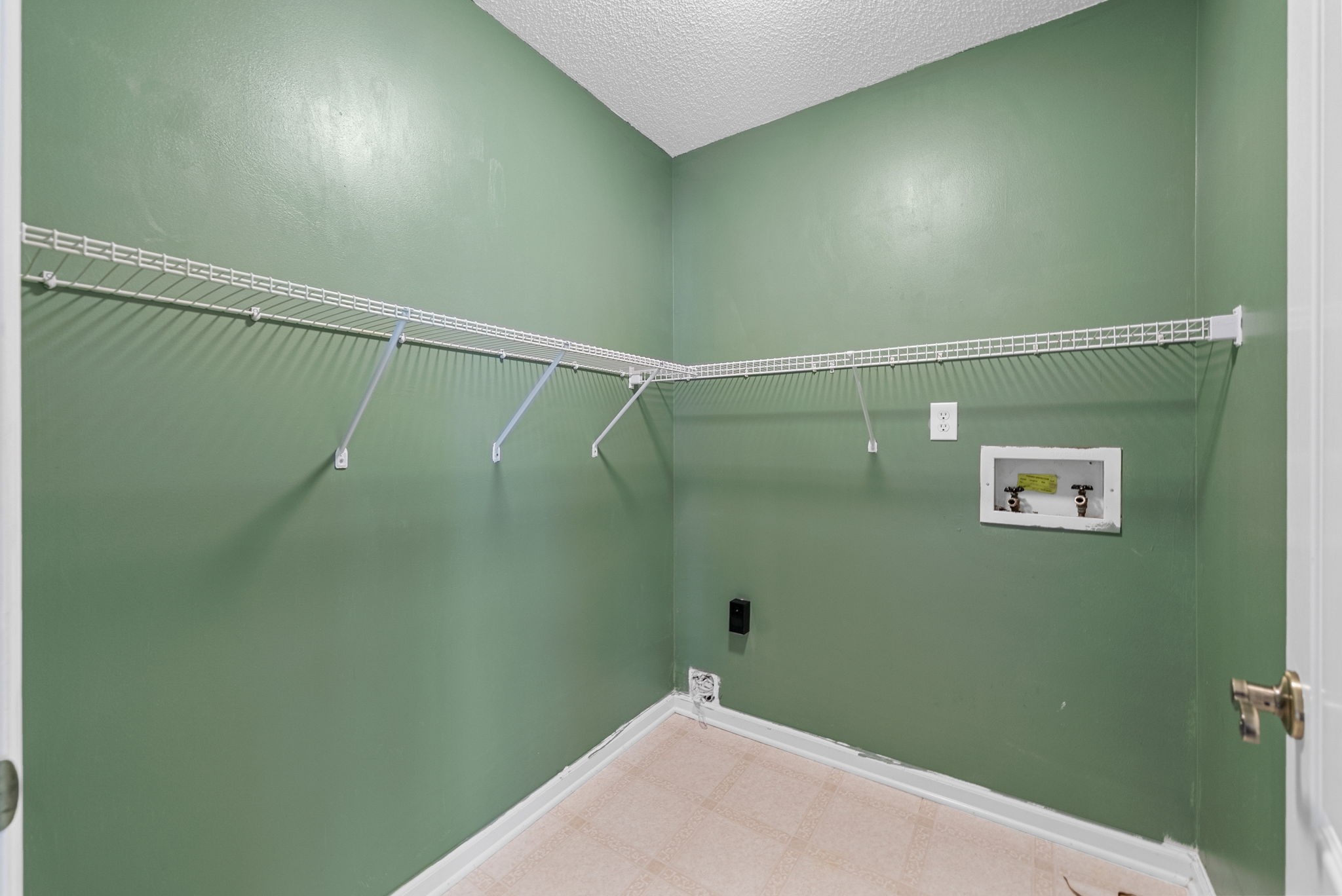 3393 Dabney Ln