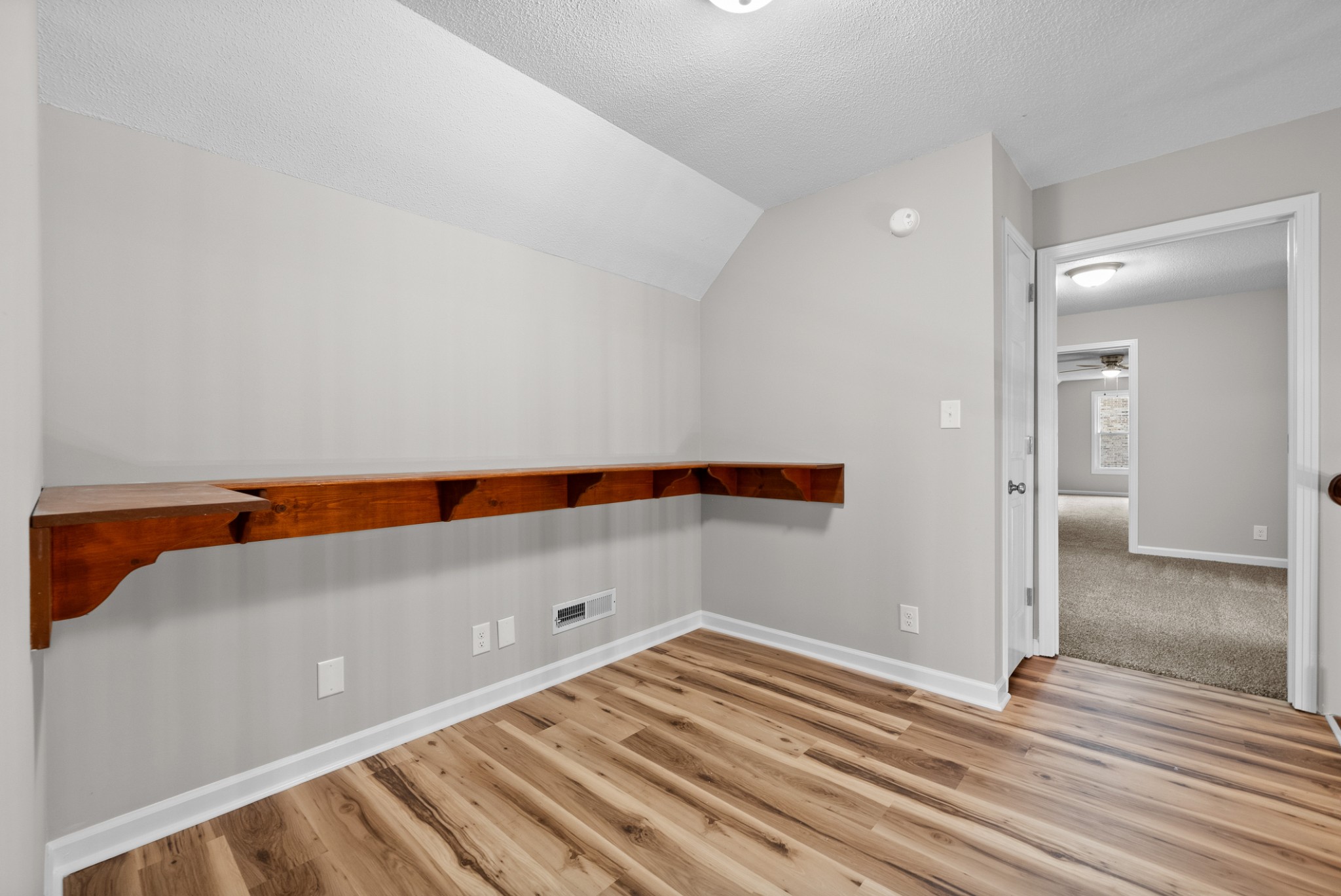 287 Ardmoor Dr