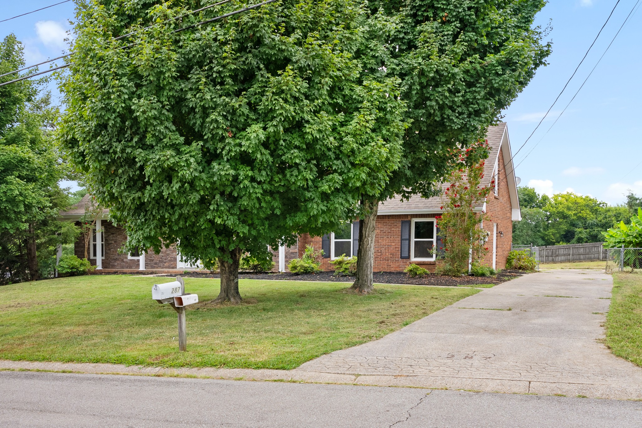 287 Ardmoor Dr