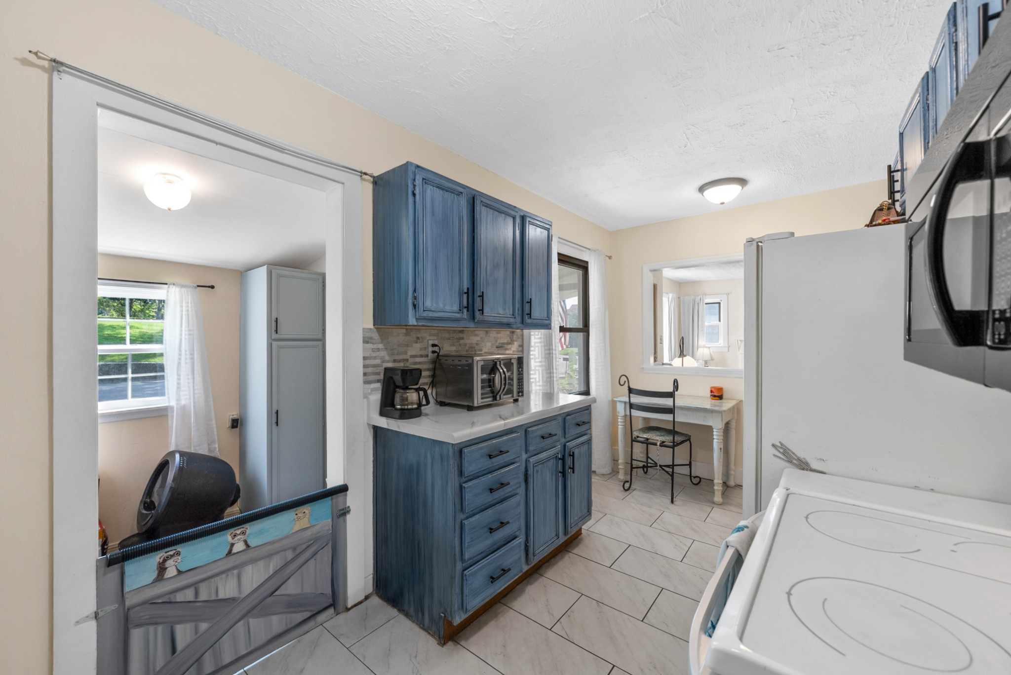 603 Crestview Dr