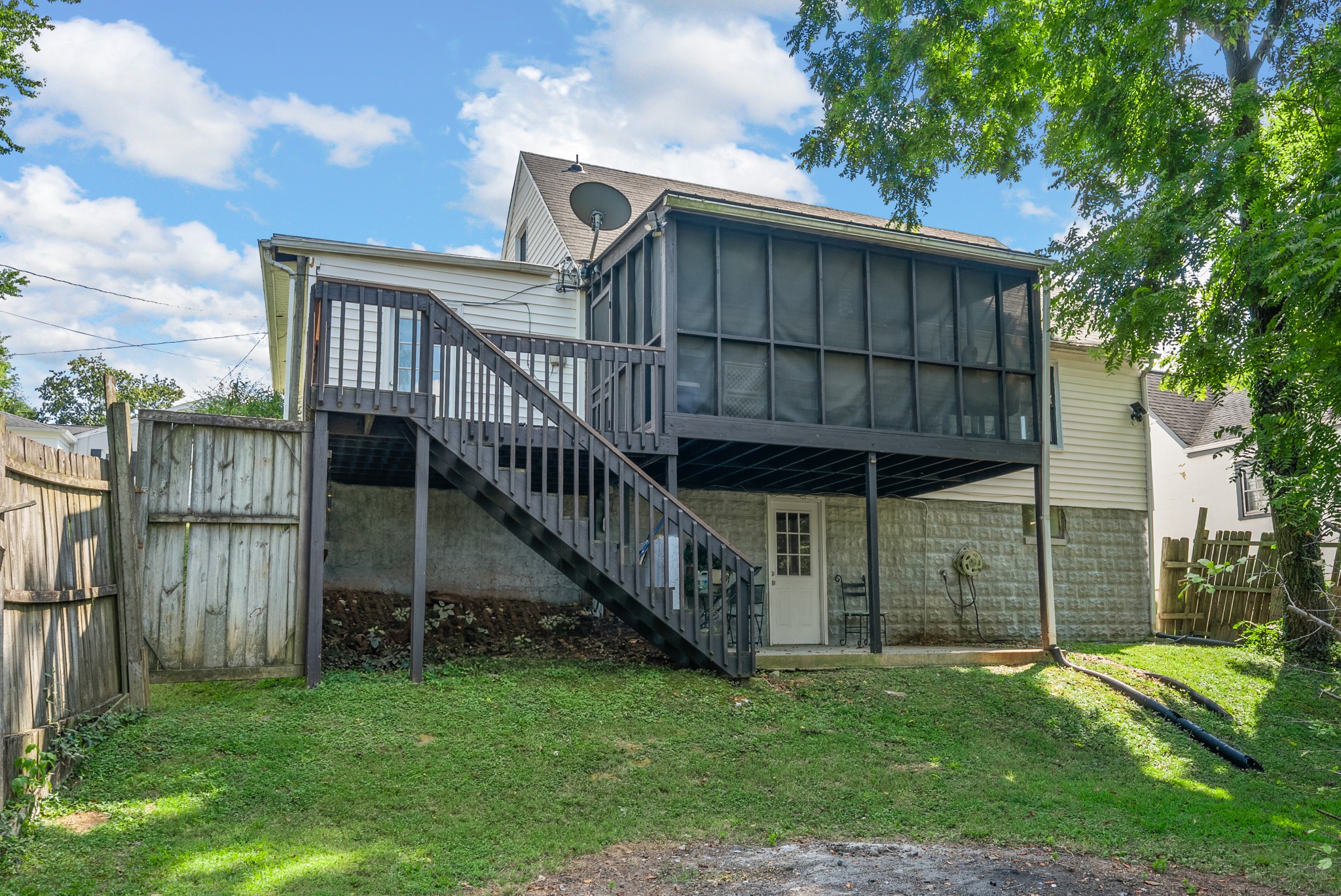 603 Crestview Dr
