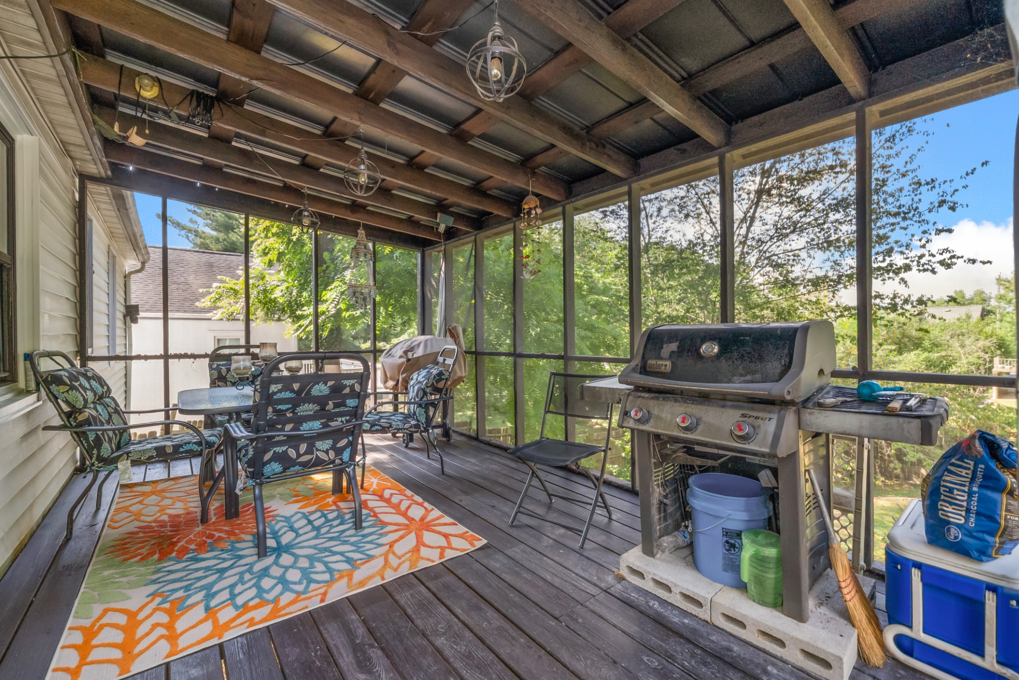 603 Crestview Dr