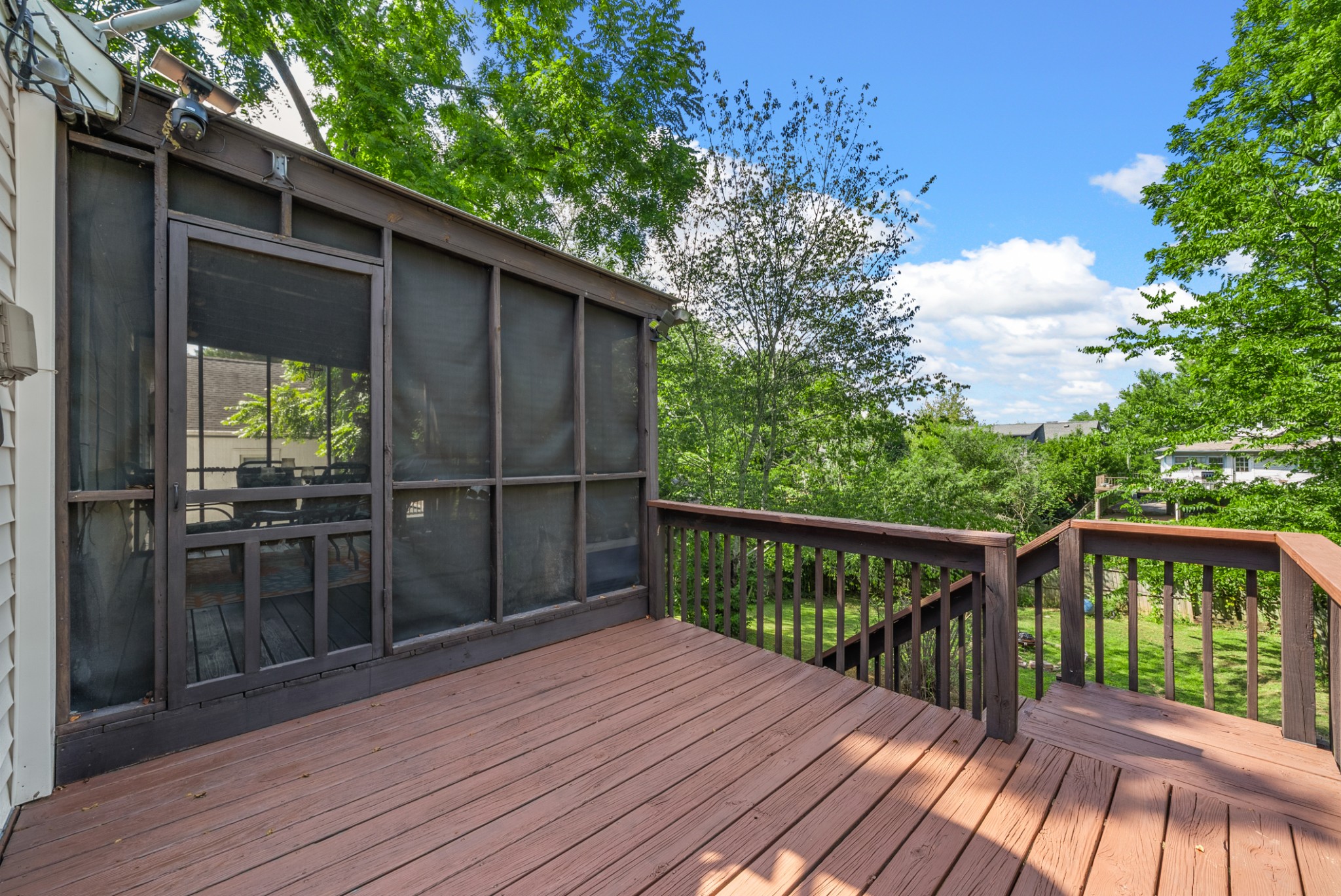603 Crestview Dr