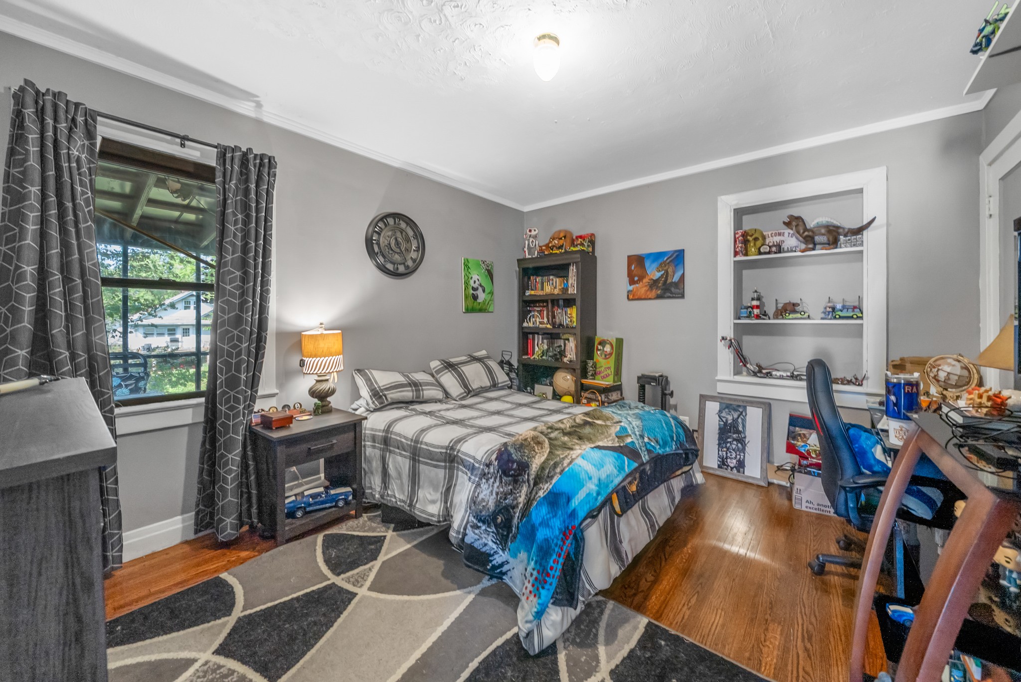 603 Crestview Dr