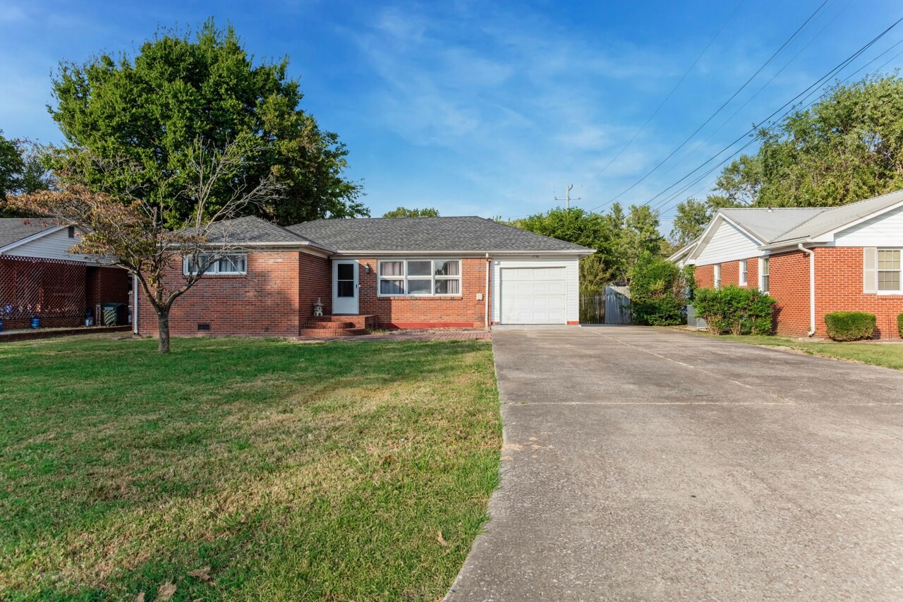 1720 Calvin Dr