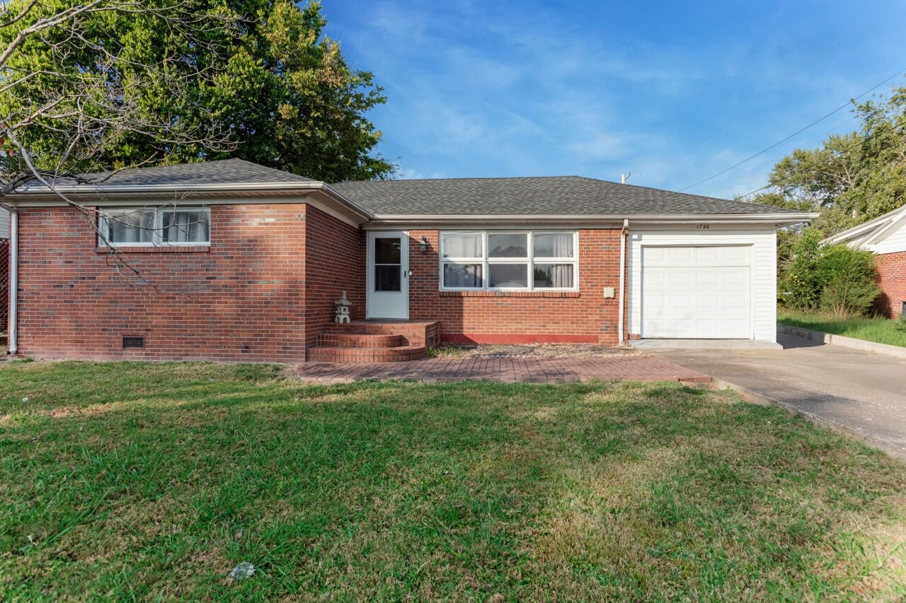 1720 Calvin Dr