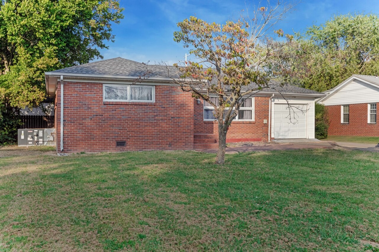 1720 Calvin Dr