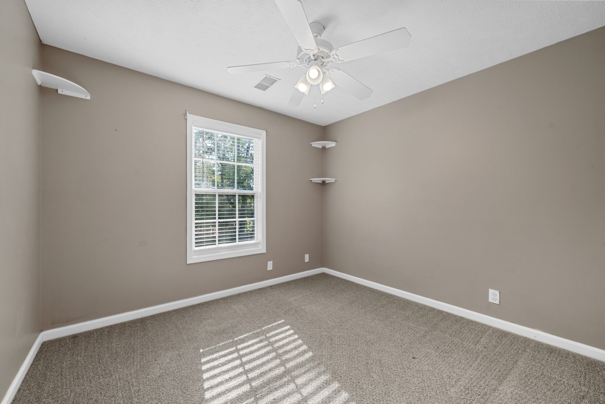 2765 Ann Dr
